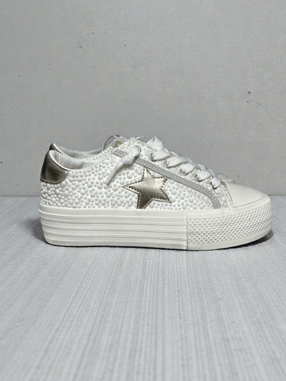 🌻NEW w/box Vintage Havana Amaze 2 Platform Sneakers White Pearl Gold Size 6